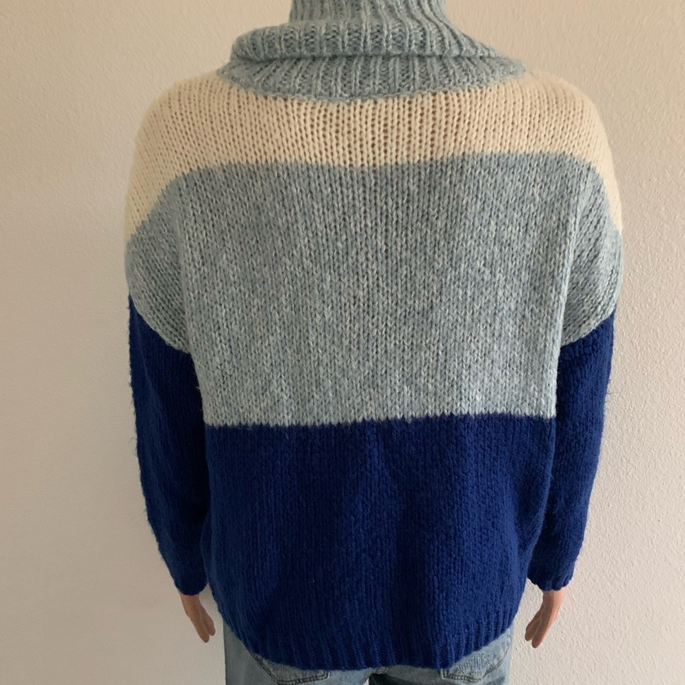 Allison Andrews Blue Color Block Knitted Turtlene… - image 7